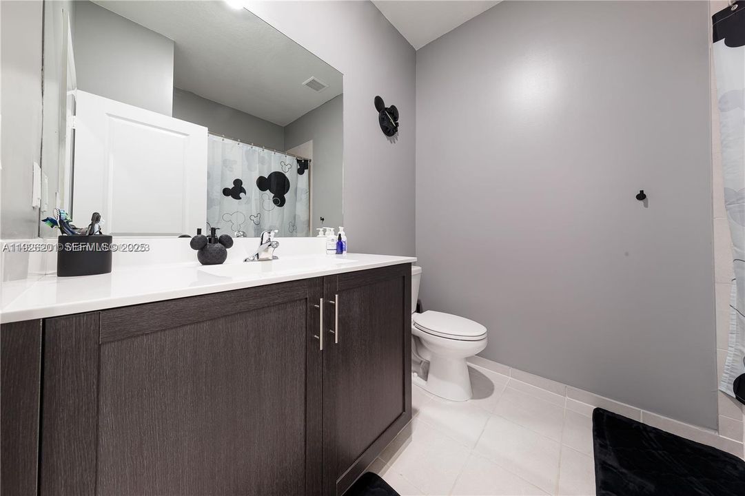 出租: $3,400 (3 贝兹, 2 浴室, 1827 平方英尺)