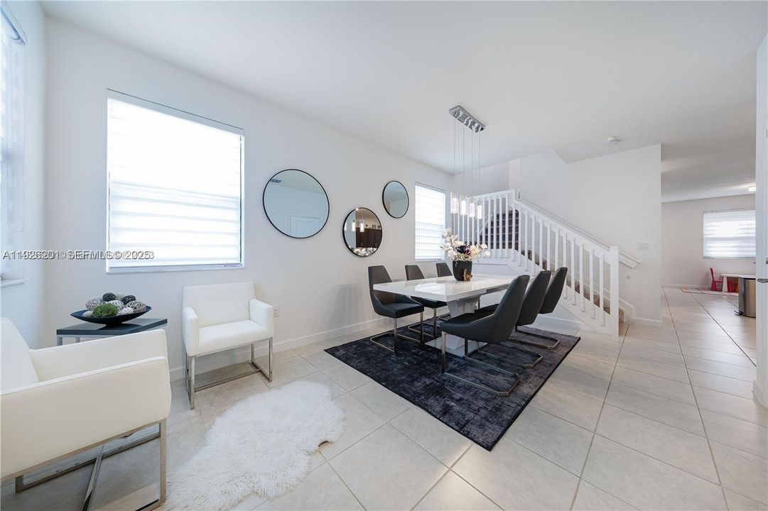 出租: $3,400 (3 贝兹, 2 浴室, 1827 平方英尺)