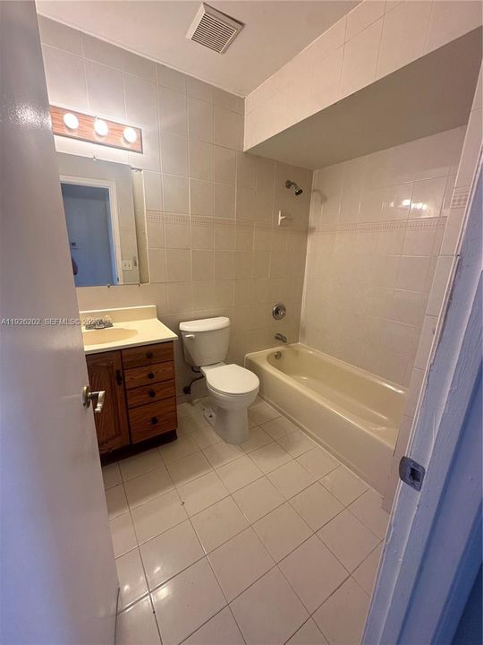 En Renta: $3,750 (4 camas, 3 baños, 1677 Pies cuadrados)