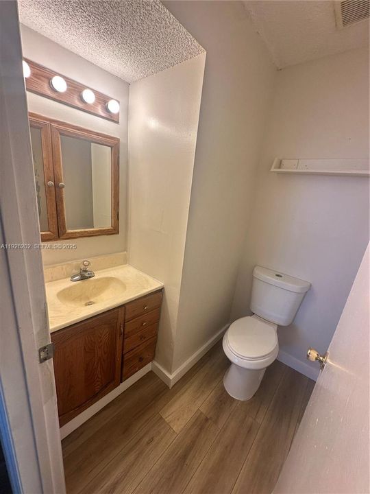 En Renta: $3,750 (4 camas, 3 baños, 1677 Pies cuadrados)