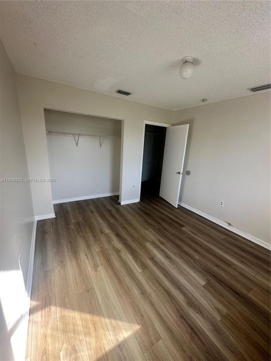 En Renta: $3,750 (4 camas, 3 baños, 1677 Pies cuadrados)