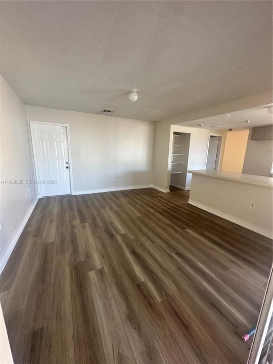 En Renta: $3,750 (4 camas, 3 baños, 1677 Pies cuadrados)