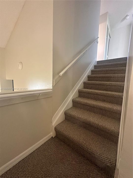 En Renta: $3,750 (4 camas, 3 baños, 1677 Pies cuadrados)