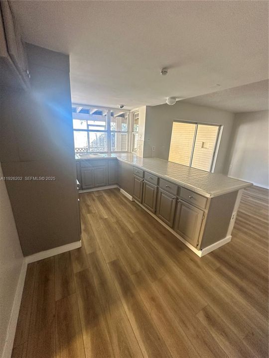 En Renta: $3,750 (4 camas, 3 baños, 1677 Pies cuadrados)