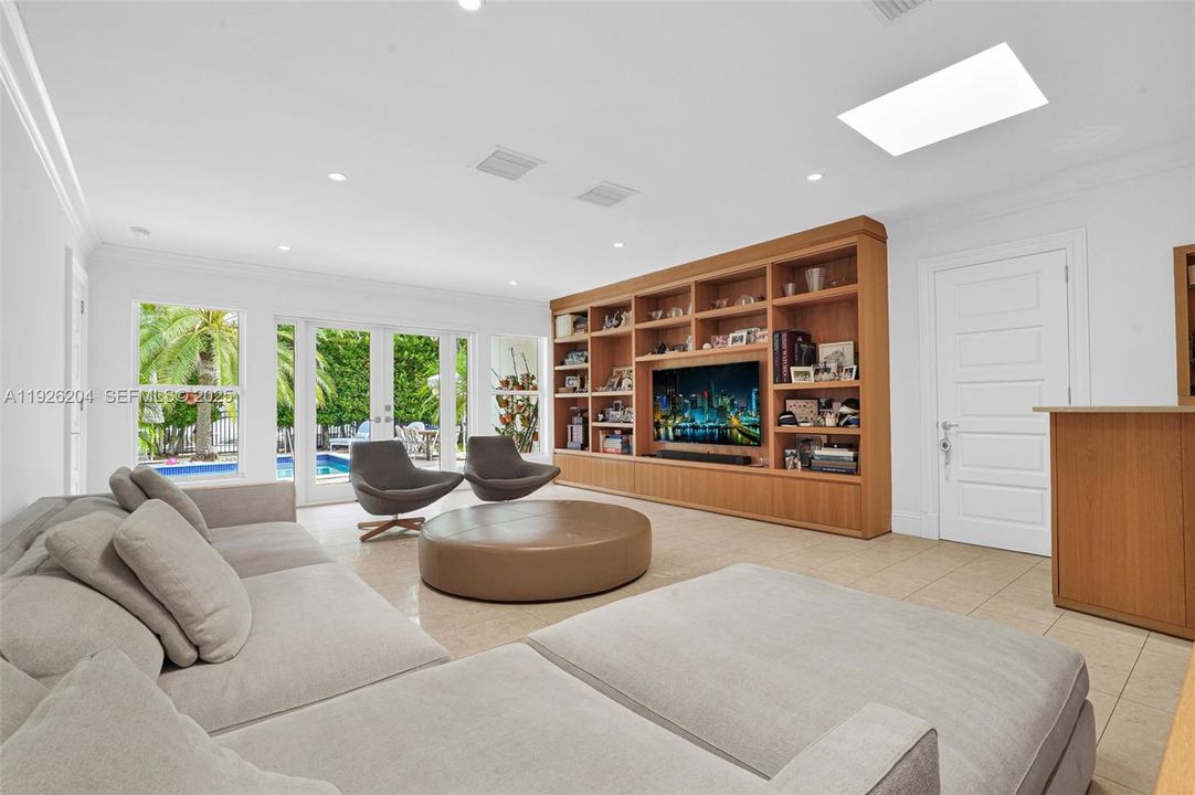 For Sale: $6,700,000 (4 beds, 3 baths, 2848 Square Feet)