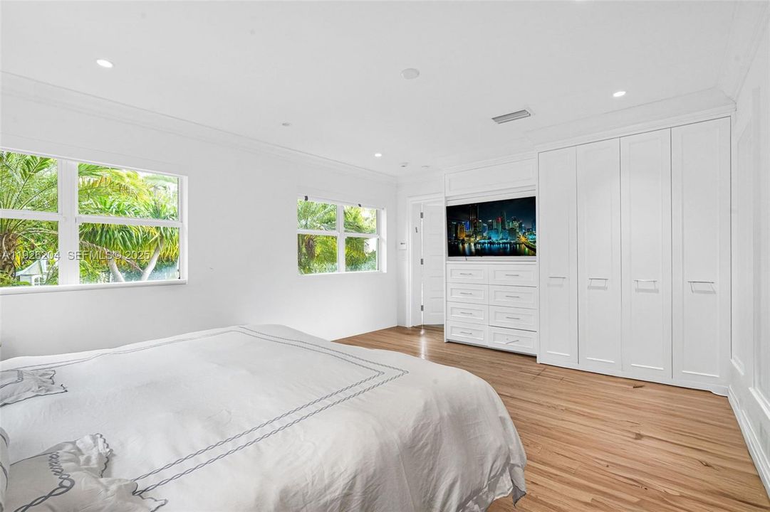 For Sale: $6,700,000 (4 beds, 3 baths, 2848 Square Feet)