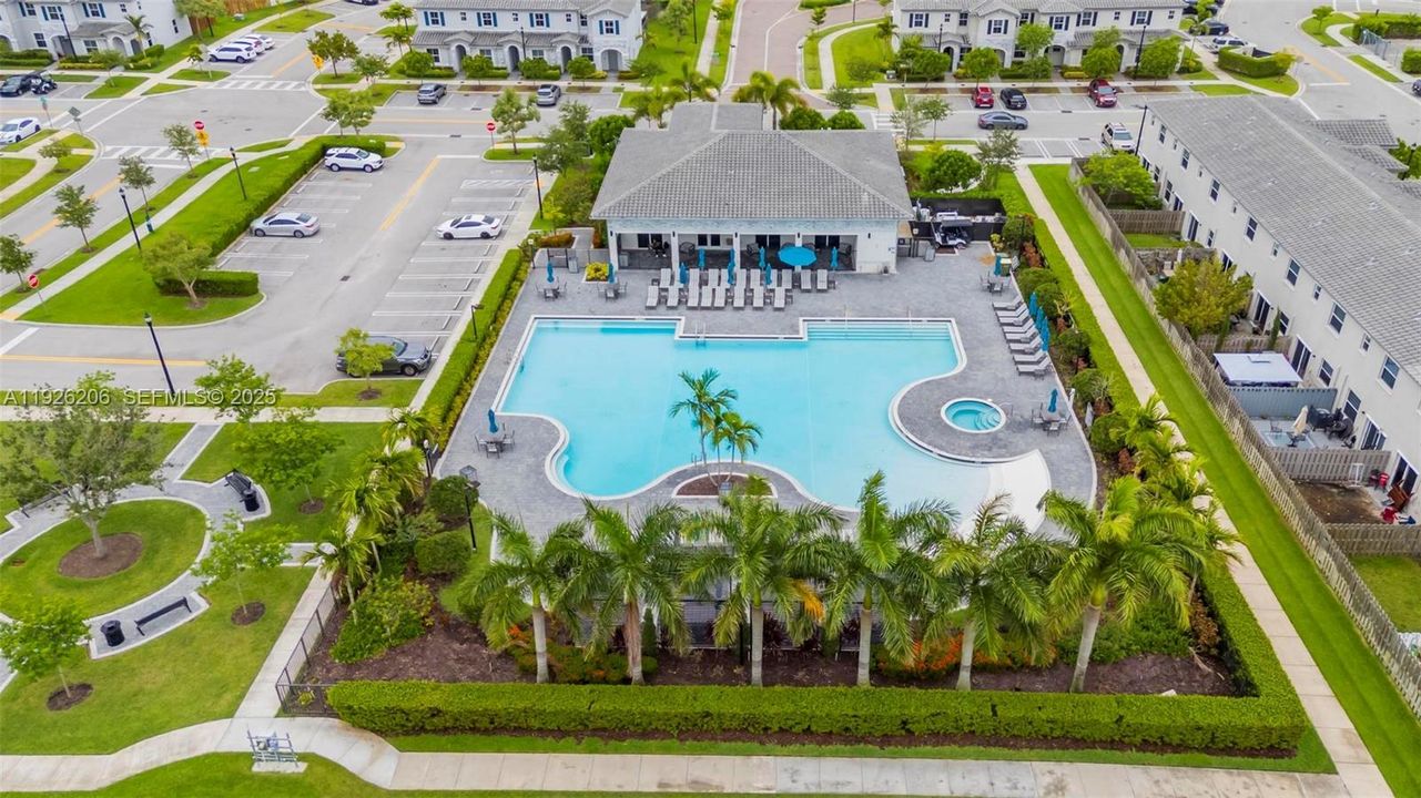 For Rent: $2,600 (3 beds, 2 baths, 1331 Square Feet)