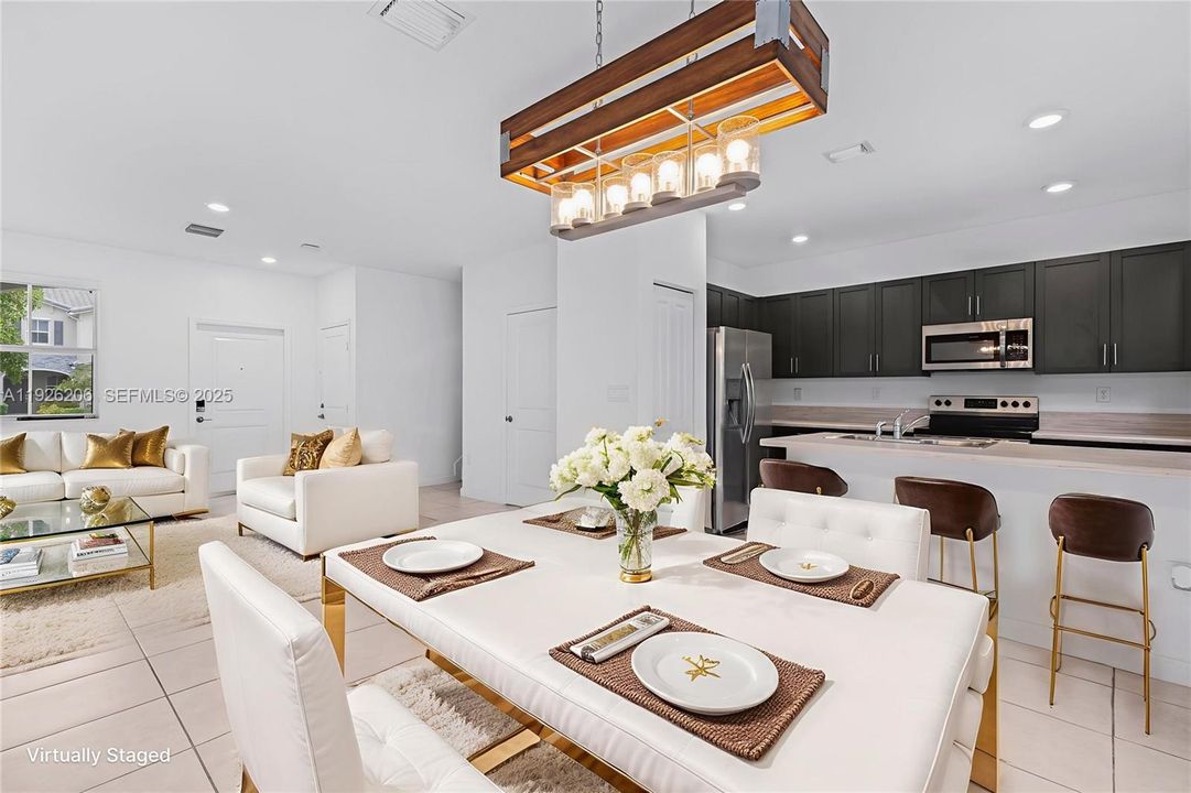 For Rent: $2,600 (3 beds, 2 baths, 1331 Square Feet)