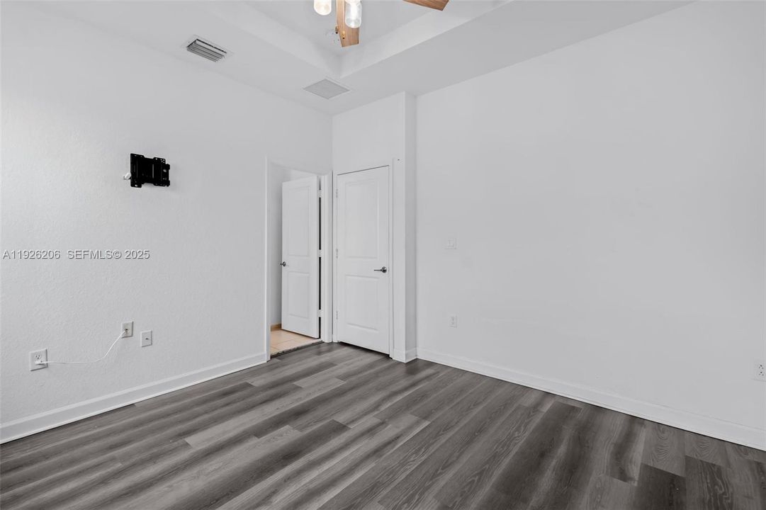 For Rent: $2,600 (3 beds, 2 baths, 1331 Square Feet)