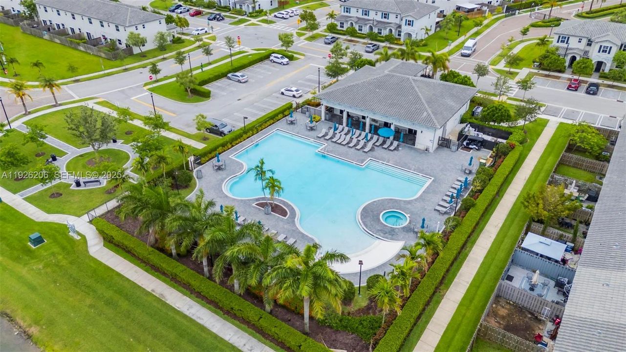 For Rent: $2,600 (3 beds, 2 baths, 1331 Square Feet)