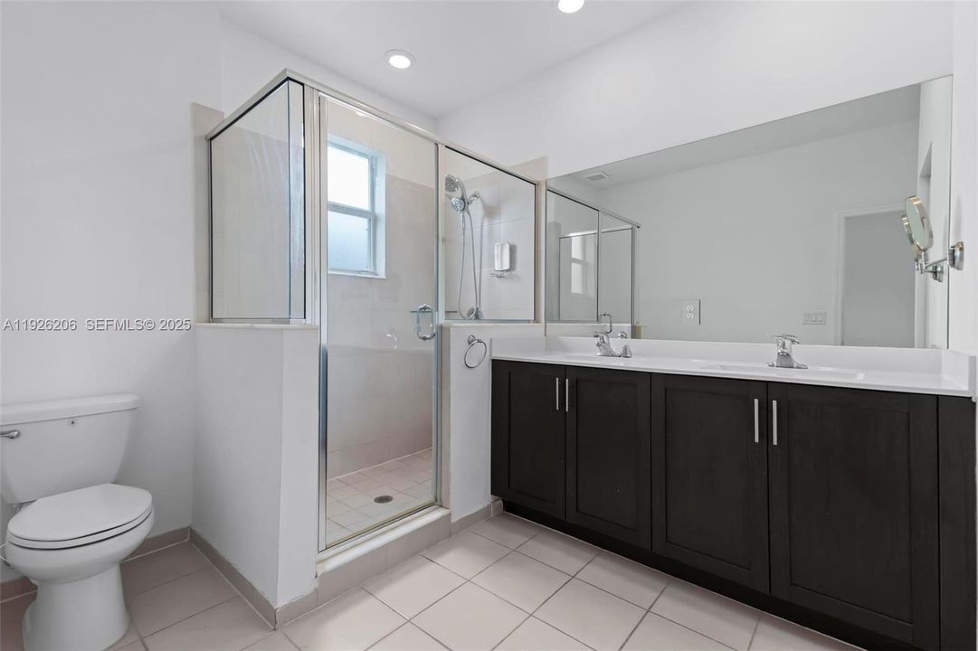 For Rent: $2,600 (3 beds, 2 baths, 1331 Square Feet)