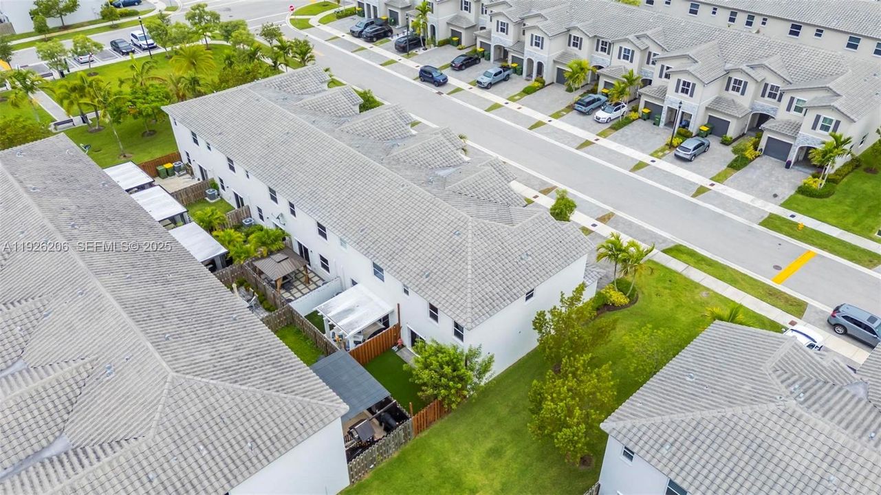 For Rent: $2,600 (3 beds, 2 baths, 1331 Square Feet)