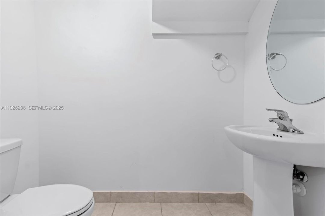 For Rent: $2,600 (3 beds, 2 baths, 1331 Square Feet)