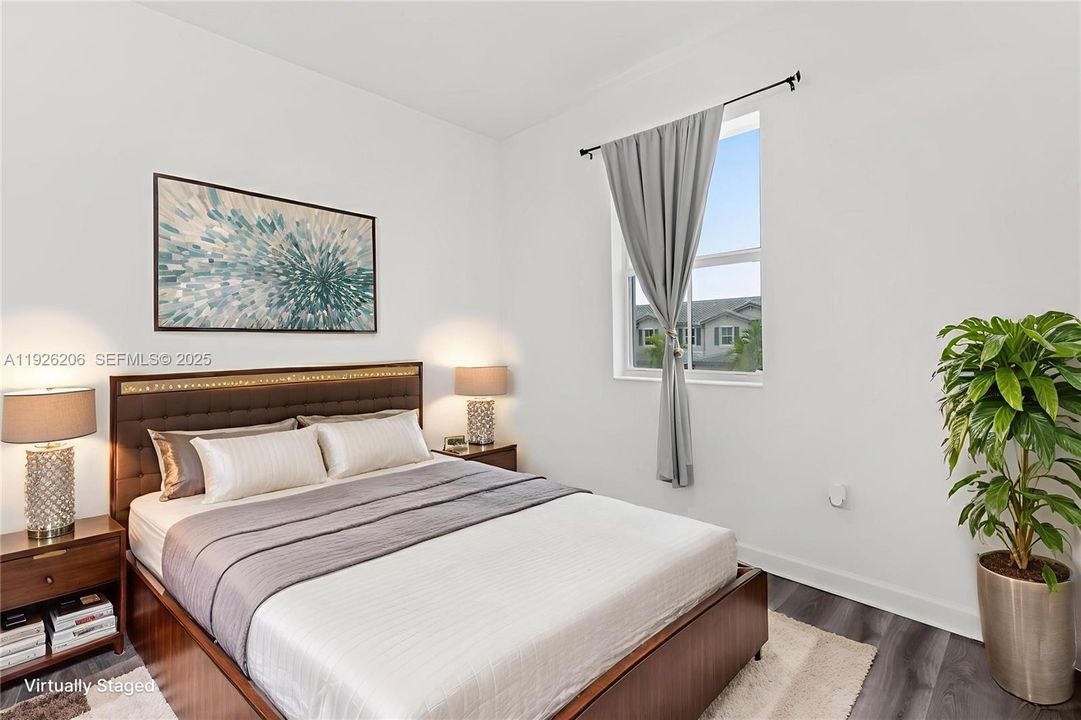 For Rent: $2,600 (3 beds, 2 baths, 1331 Square Feet)