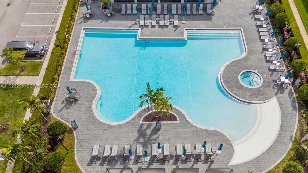 For Rent: $2,600 (3 beds, 2 baths, 1331 Square Feet)