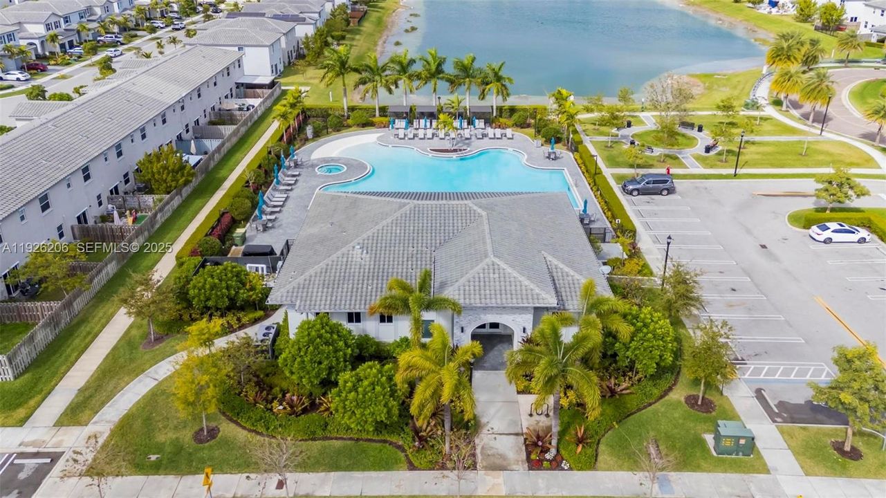 For Rent: $2,600 (3 beds, 2 baths, 1331 Square Feet)