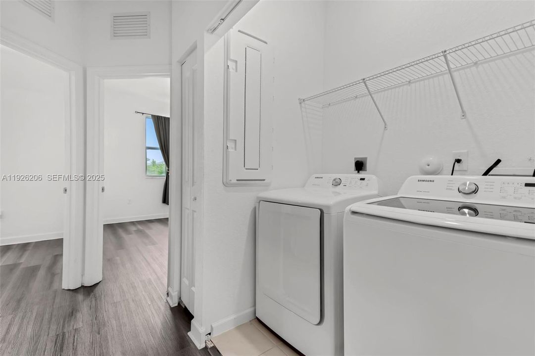 For Rent: $2,600 (3 beds, 2 baths, 1331 Square Feet)