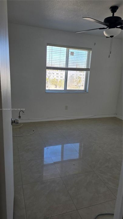 Activo con contrato: $1,650 (2 camas, 1 baños, 1075 Pies cuadrados)