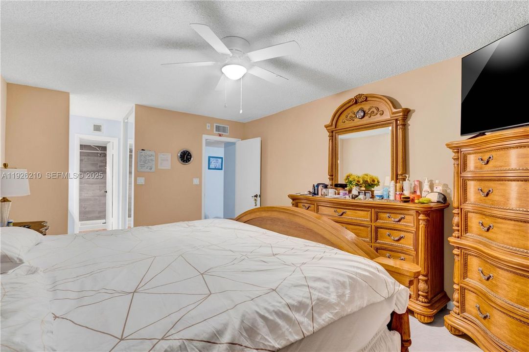 В аренду: $2,150 (2 спален, 2 ванн, 1140 Квадратных фут)