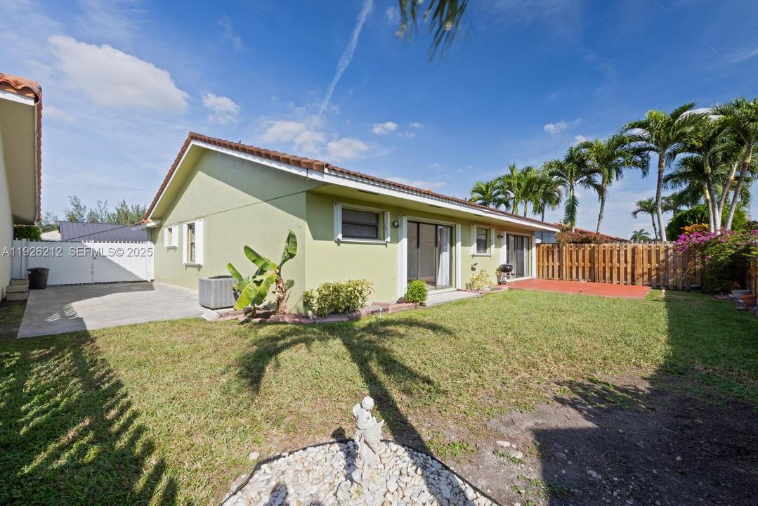 待售: $645,000 (4 贝兹, 2 浴室, 1867 平方英尺)