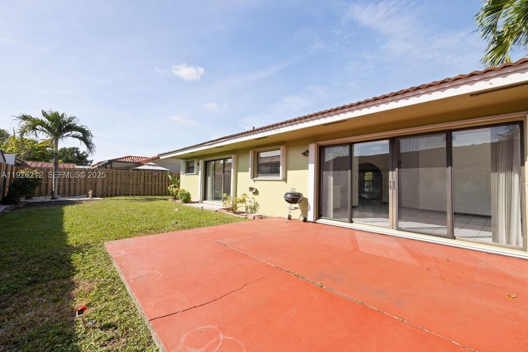 待售: $645,000 (4 贝兹, 2 浴室, 1867 平方英尺)