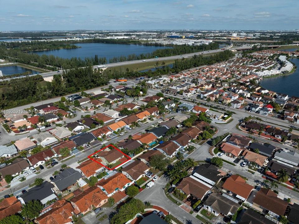 待售: $645,000 (4 贝兹, 2 浴室, 1867 平方英尺)