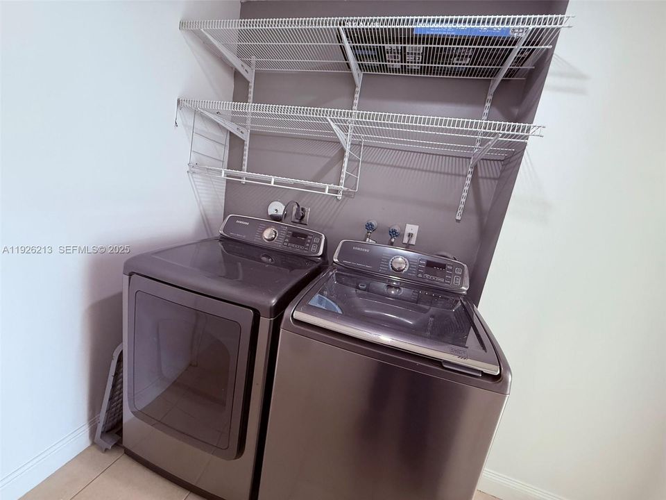 For Rent: $3,200 (3 beds, 2 baths, 1663 Square Feet)