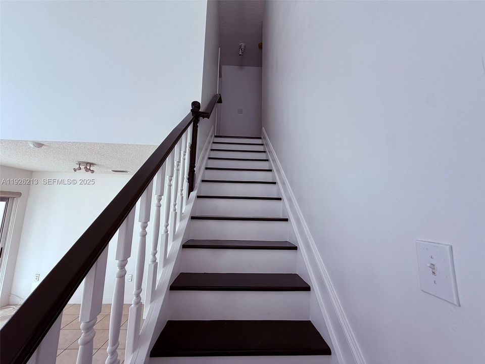 For Rent: $3,200 (3 beds, 2 baths, 1663 Square Feet)