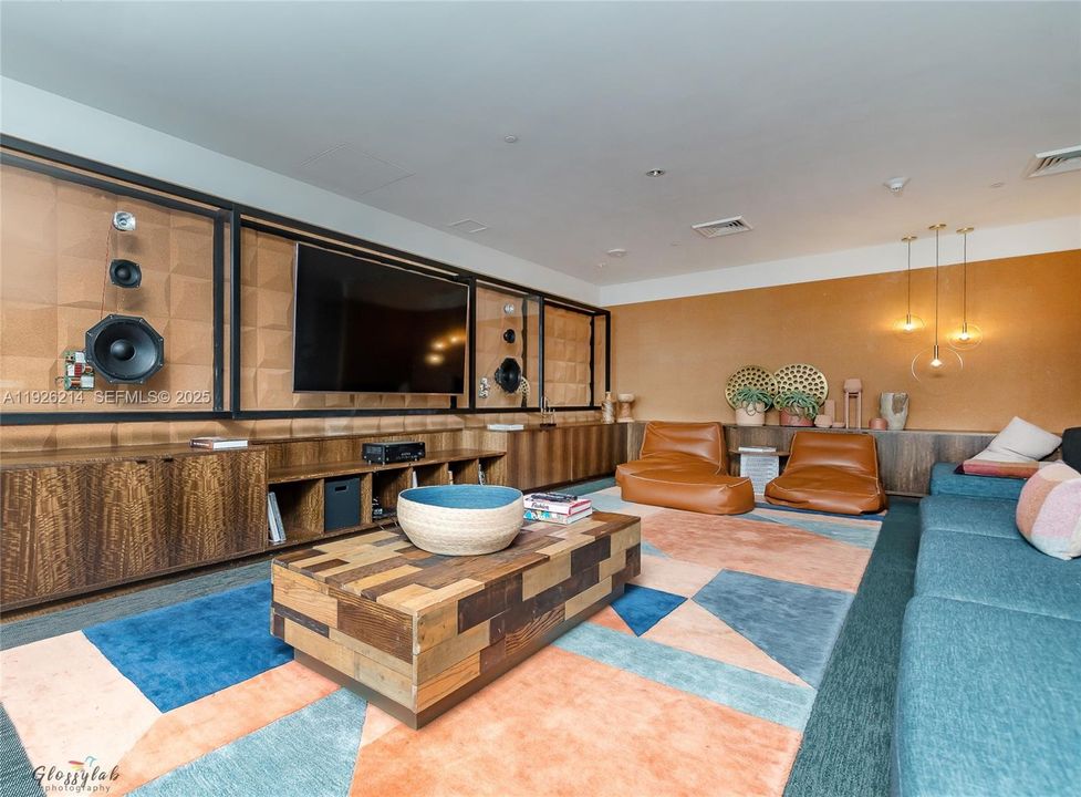 В аренду: $7,000 (2 спален, 2 ванн, 1247 Квадратных фут)