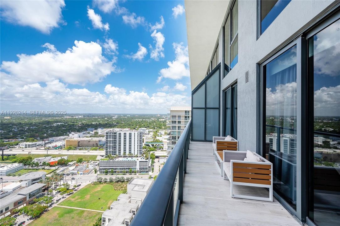 В аренду: $7,000 (2 спален, 2 ванн, 1247 Квадратных фут)