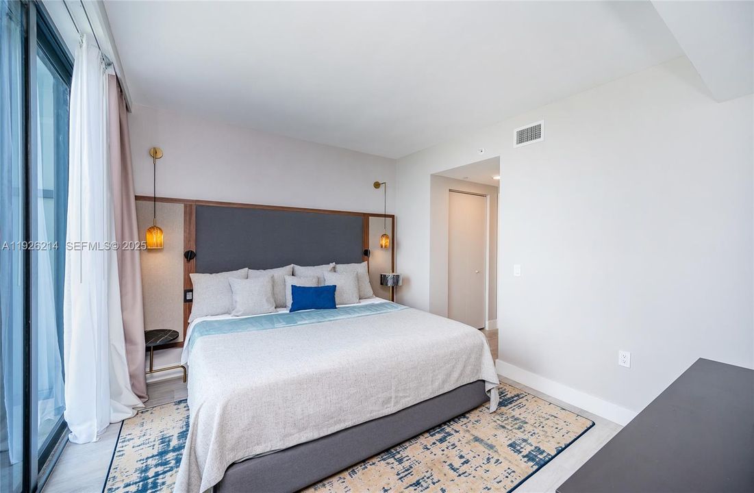 В аренду: $7,000 (2 спален, 2 ванн, 1247 Квадратных фут)