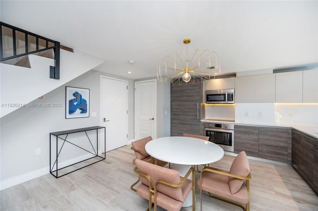 В аренду: $7,000 (2 спален, 2 ванн, 1247 Квадратных фут)