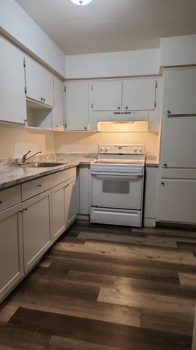 出租: $1,900 (2 贝兹, 1 浴室, 1704 平方英尺)