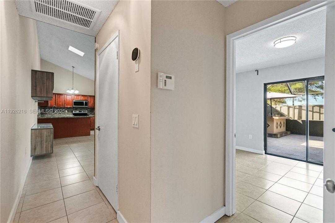 For Rent: $3,300 (3 beds, 3 baths, 1325 Square Feet)