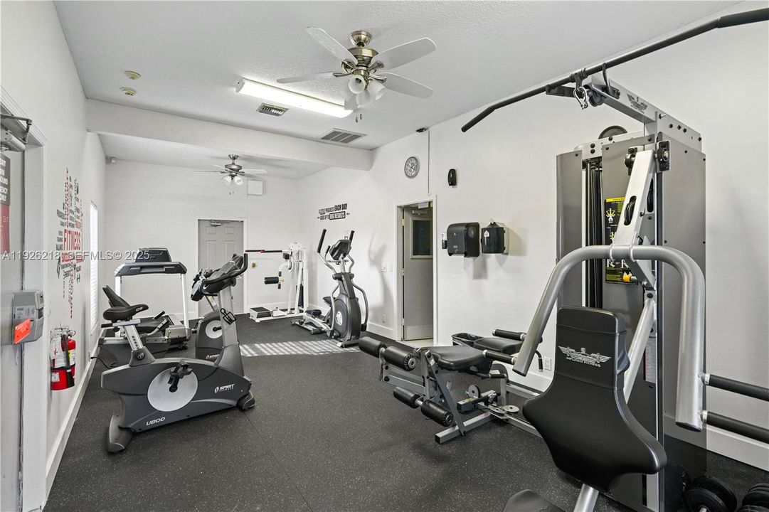 For Rent: $3,300 (3 beds, 3 baths, 1325 Square Feet)