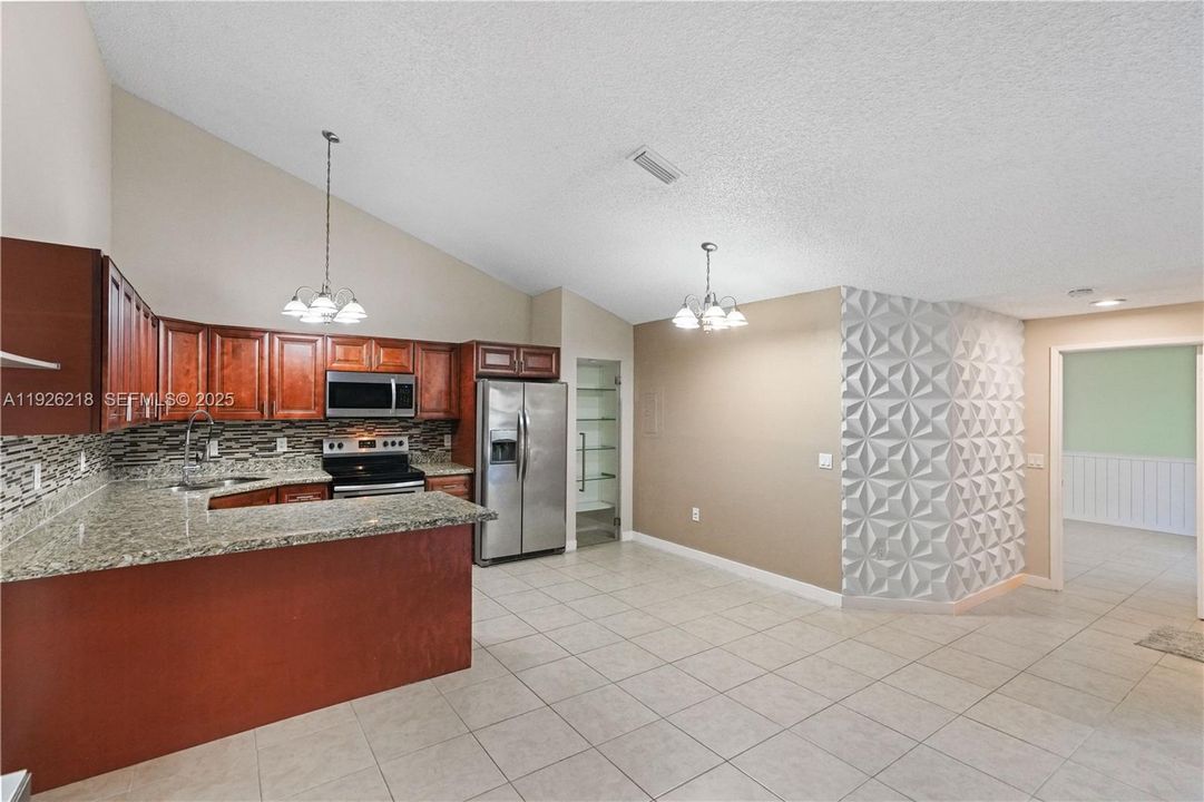 For Rent: $3,300 (3 beds, 3 baths, 1325 Square Feet)