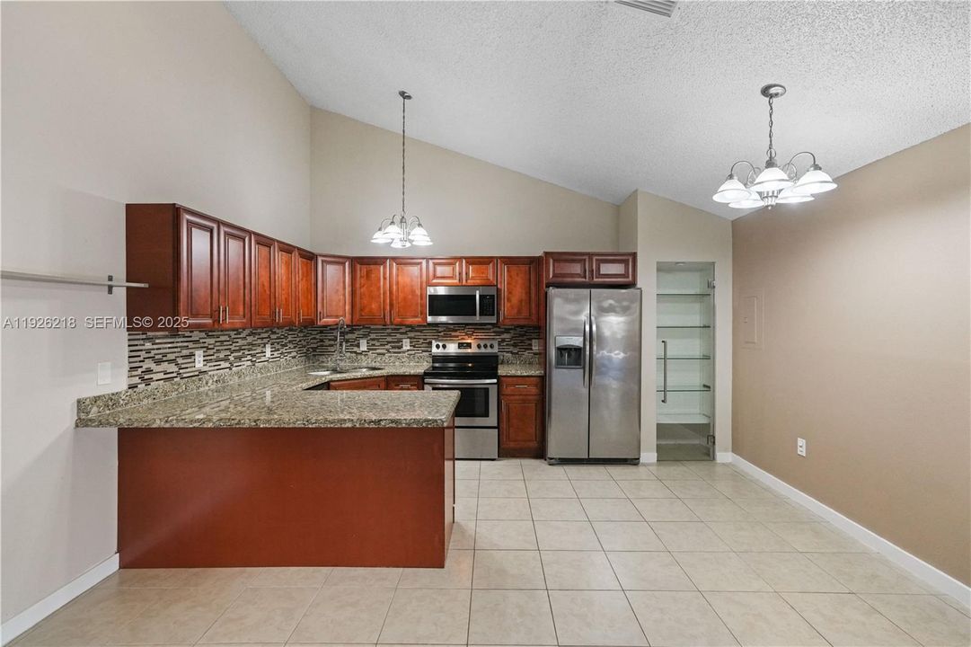 For Rent: $3,300 (3 beds, 3 baths, 1325 Square Feet)