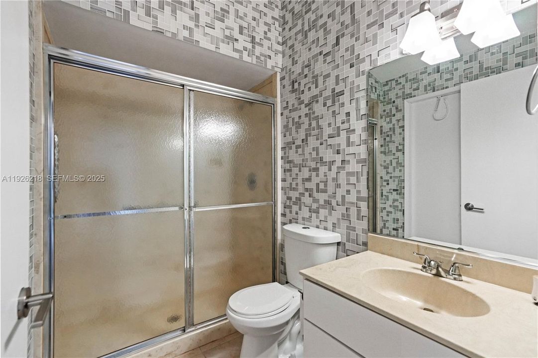 For Rent: $3,300 (3 beds, 3 baths, 1325 Square Feet)