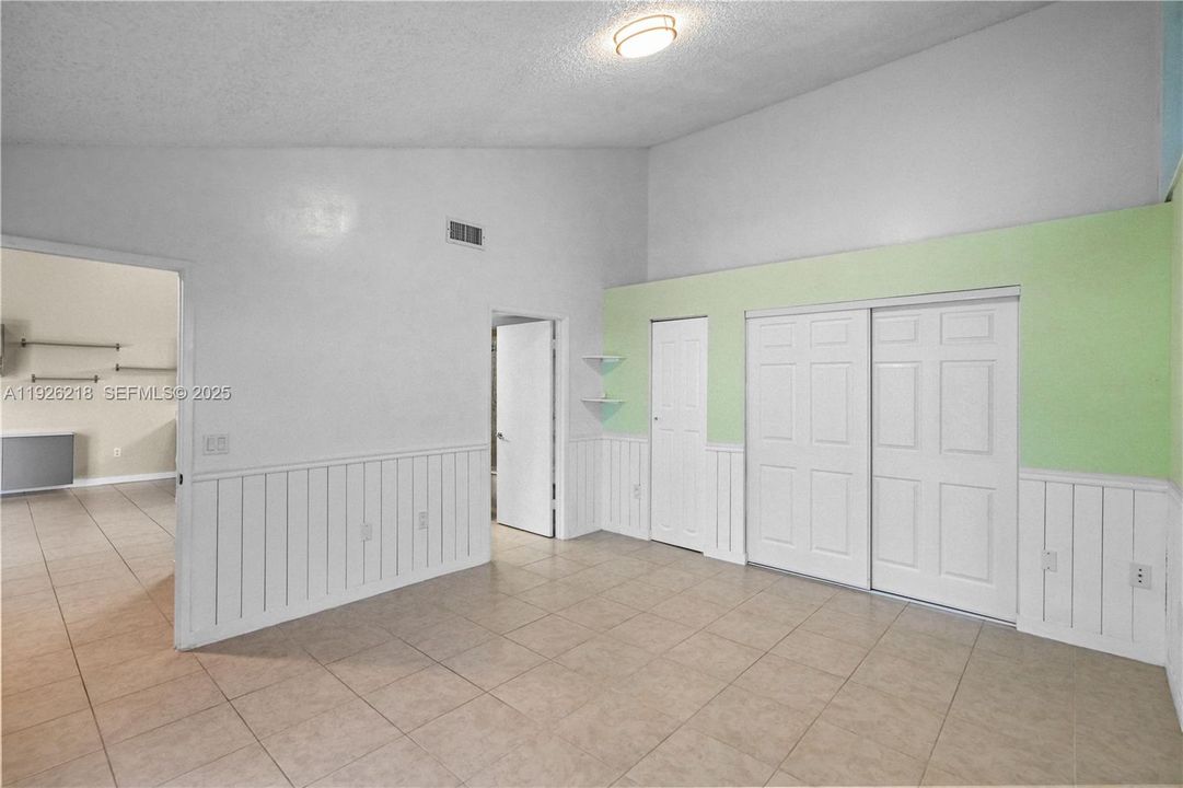 For Rent: $3,300 (3 beds, 3 baths, 1325 Square Feet)