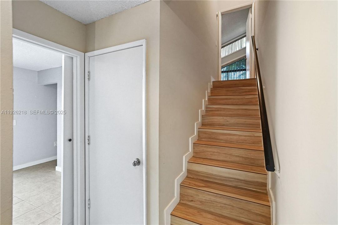 For Rent: $3,300 (3 beds, 3 baths, 1325 Square Feet)