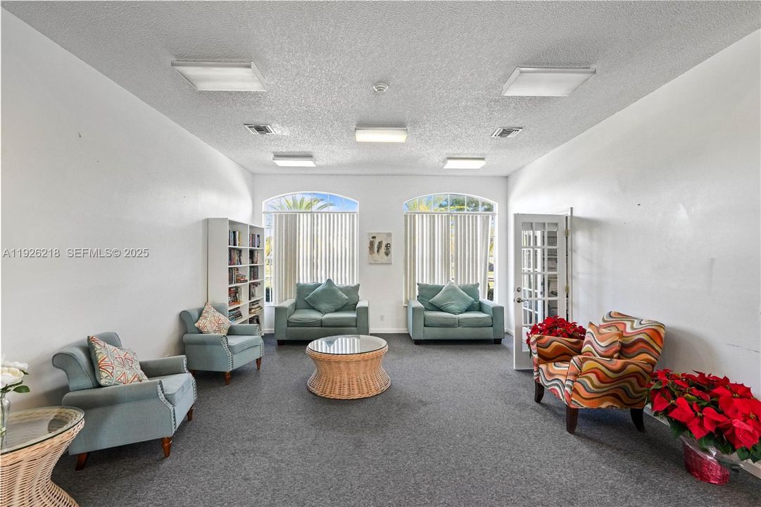 For Rent: $3,300 (3 beds, 3 baths, 1325 Square Feet)