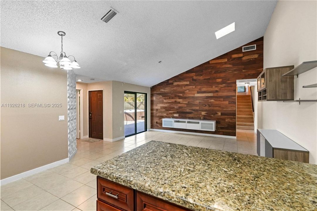 For Rent: $3,300 (3 beds, 3 baths, 1325 Square Feet)