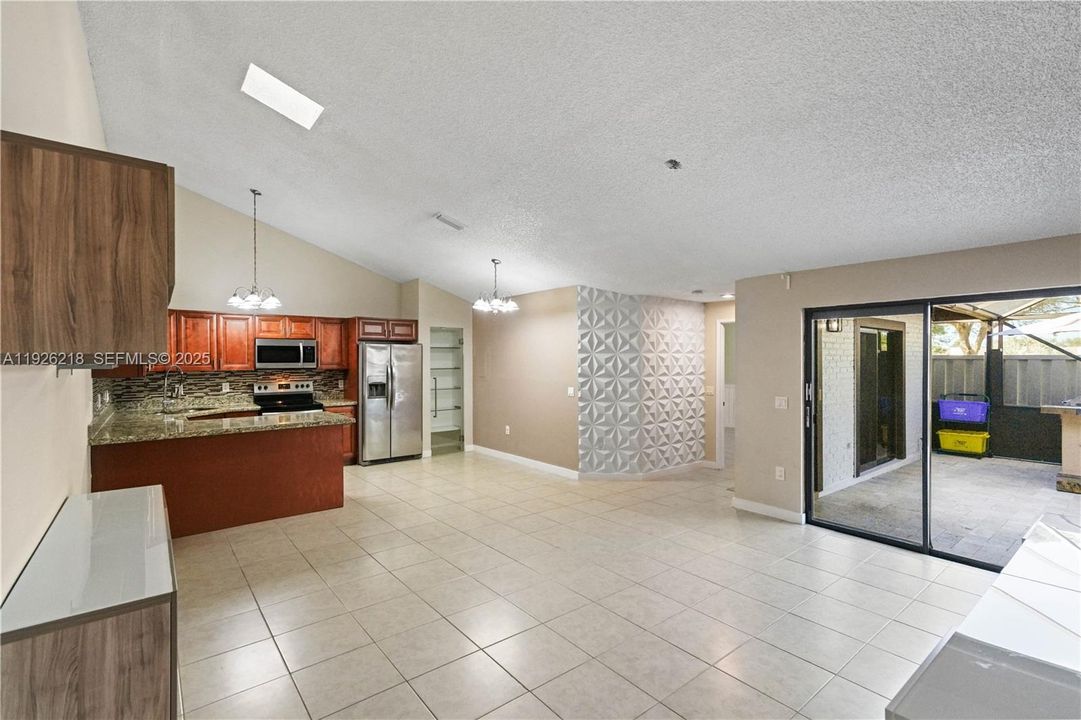 For Rent: $3,300 (3 beds, 3 baths, 1325 Square Feet)