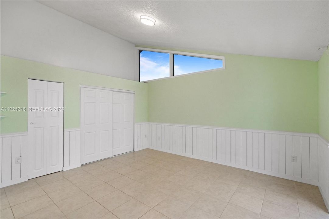 For Rent: $3,300 (3 beds, 3 baths, 1325 Square Feet)