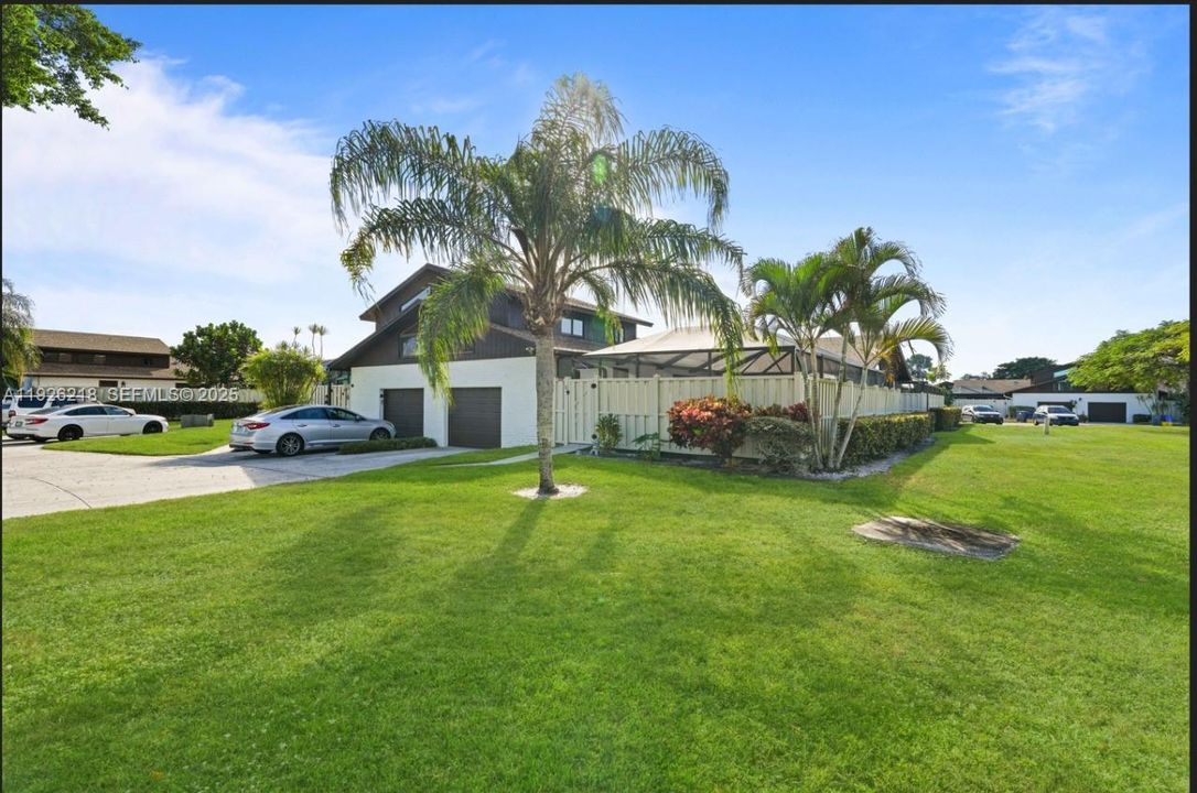 For Rent: $3,300 (3 beds, 3 baths, 1325 Square Feet)