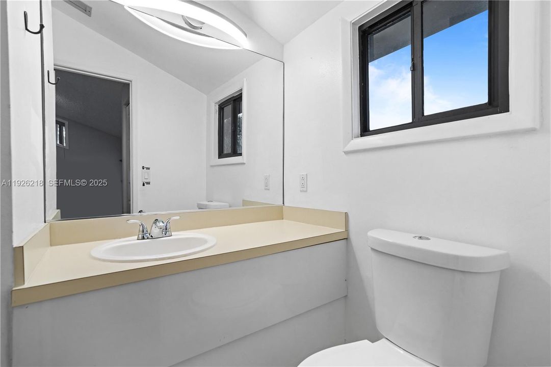 For Rent: $3,300 (3 beds, 3 baths, 1325 Square Feet)