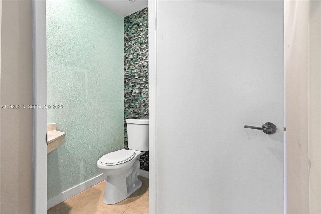 For Rent: $3,300 (3 beds, 3 baths, 1325 Square Feet)