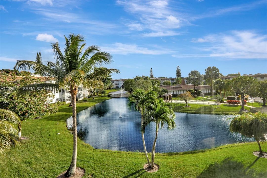 待售: $129,000 (2 贝兹, 2 浴室, 944 平方英尺)