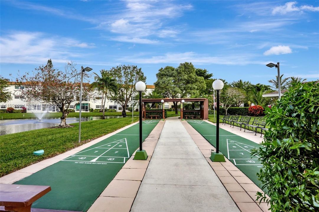 待售: $129,000 (2 贝兹, 2 浴室, 944 平方英尺)