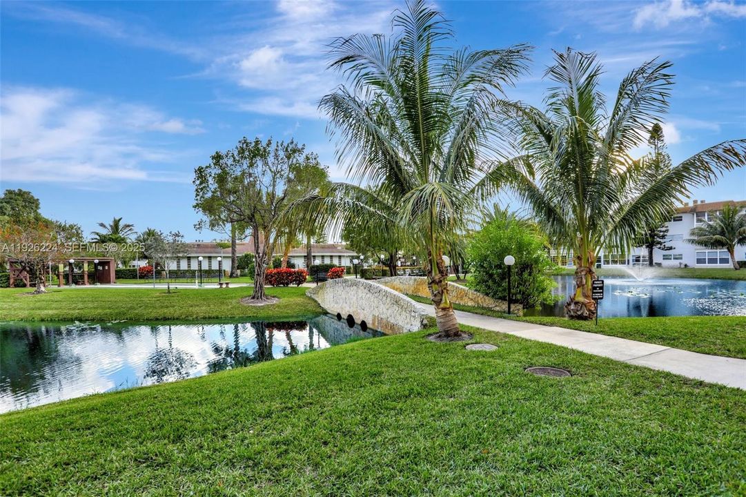 待售: $129,000 (2 贝兹, 2 浴室, 944 平方英尺)